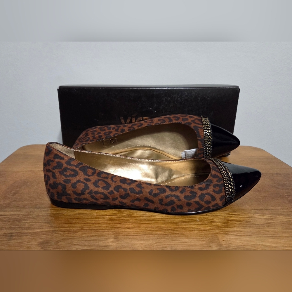 Victor Alfaro Zaharah Leopard Print Fabric Upper Pointed-Toe Slip On Flat Loafer